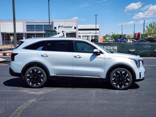 Ivory Silver 2026 Kia Sorento EX