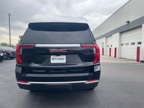 Onyx Black 2025 GMC Yukon XL 4WD Elevation