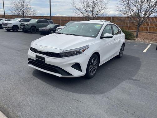 Snow White Pearl 2023 Kia Forte LXS