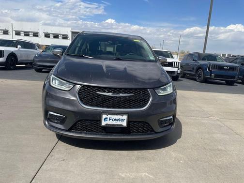 Granite Crystal Metallic Clearcoat 2022 Chrysler Pacifica Hybrid Limited