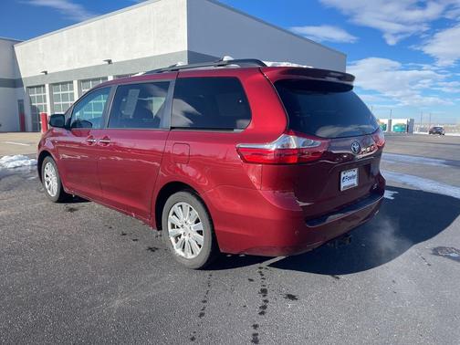 2017 Toyota Sienna XLE