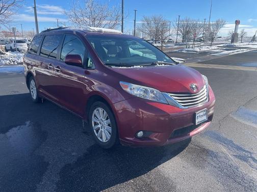 2017 Toyota Sienna XLE