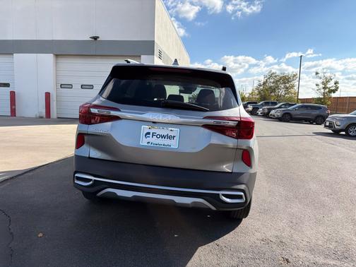 Steel Gray 2023 Kia Seltos EX