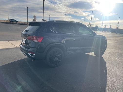 2024 Volkswagen Taos 1.5T SEL