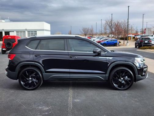 2024 Volkswagen Taos 1.5T SEL