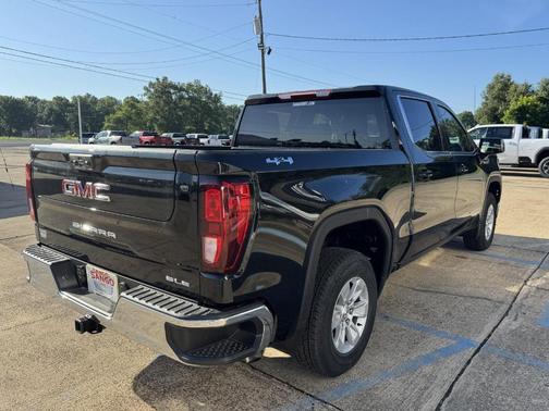 2025 GMC Sierra 1500 SLE