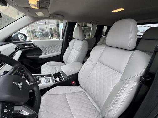 2024 Mitsubishi Outlander SEL
