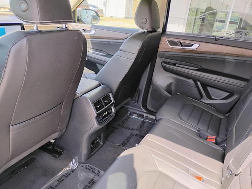Platinum Gray Metallic 2025 Volkswagen Atlas 2.0T SEL