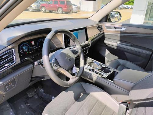 Platinum Gray Metallic 2025 Volkswagen Atlas 2.0T SEL