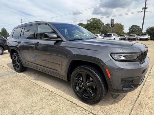 2023 Jeep Grand Cherokee L Laredo