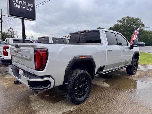 2023 GMC Sierra 2500 Denali