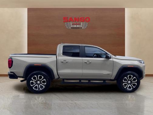 2023 GMC Canyon AT4