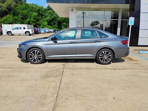 Platinum Gray Metallic 2025 Volkswagen Jetta 1.5T Sport