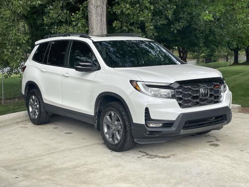 Platinum White Pearl 2024 Honda Passport