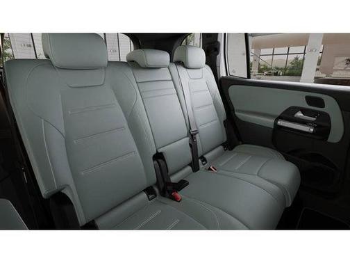 Polar White 2026 Mercedes-Benz GLB 250 4MATIC