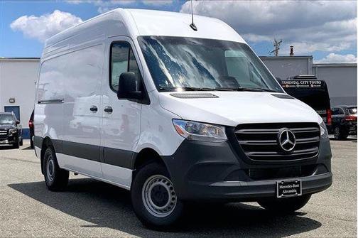 Arctic White 2026 Mercedes-Benz Sprinter 2500 Cargo 144 WB