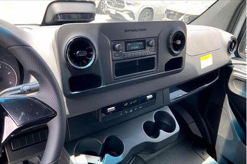 Arctic White 2026 Mercedes-Benz Sprinter 2500 Cargo 144 WB