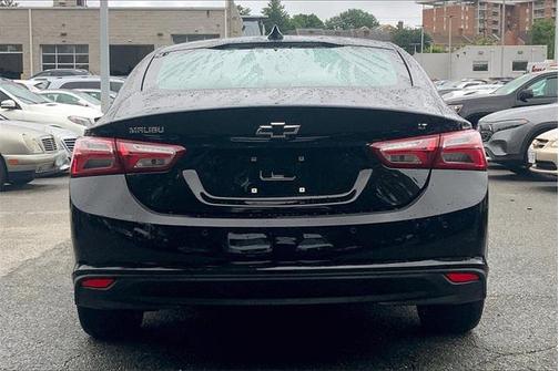 2022 Chevrolet Malibu FWD LT