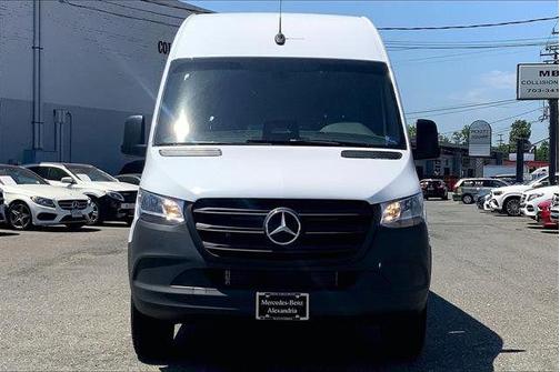 Arctic White 2026 Mercedes-Benz Sprinter 2500 Cargo 170 WB