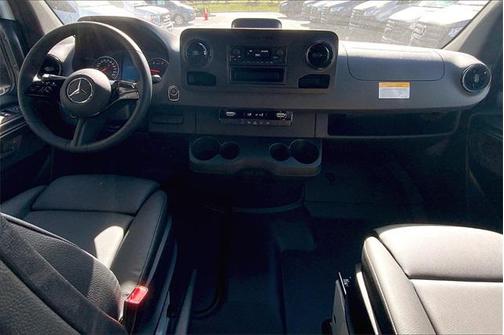 2025 Mercedes-Benz Sprinter 2500 Cargo 170 WB