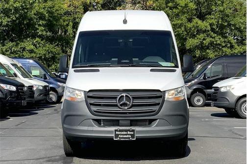 2025 Mercedes-Benz Sprinter 2500 Cargo 170 WB