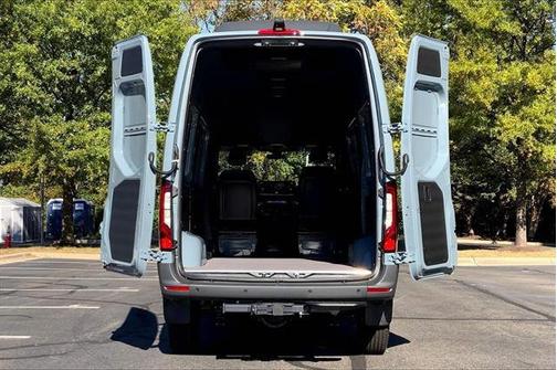 2025 Mercedes-Benz Sprinter 2500 Standard Roof