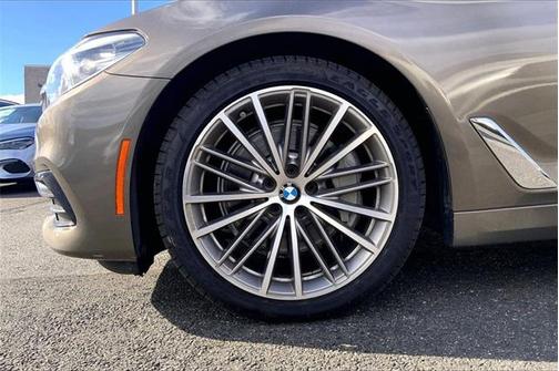 2018 BMW 540 540i