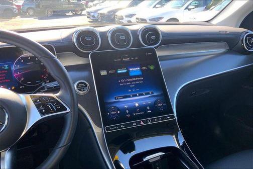 2025 Mercedes-Benz GLC 300 4MATIC