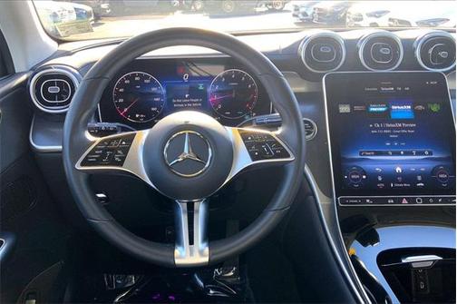 2025 Mercedes-Benz GLC 300 4MATIC