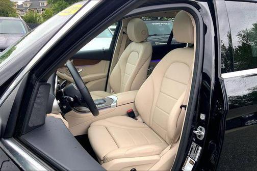 Black 2022 Mercedes-Benz GLC 300 4MATIC