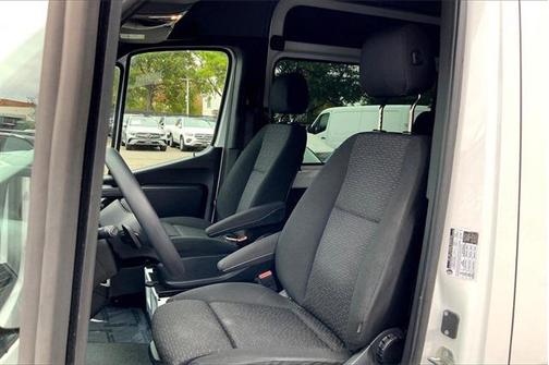 2024 Mercedes-Benz Sprinter 2500 Crew 144 WB