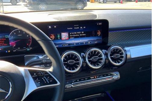 2025 Mercedes-Benz GLB 250 4MATIC