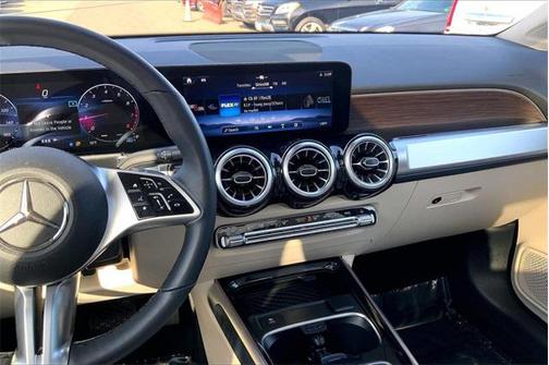 2025 Mercedes-Benz GLB 250 4MATIC