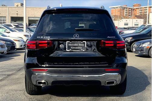 2025 Mercedes-Benz GLB 250 4MATIC