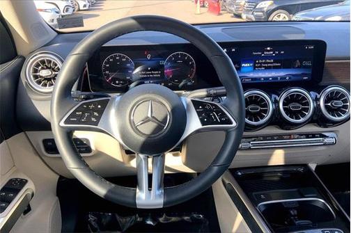 2025 Mercedes-Benz GLB 250 4MATIC