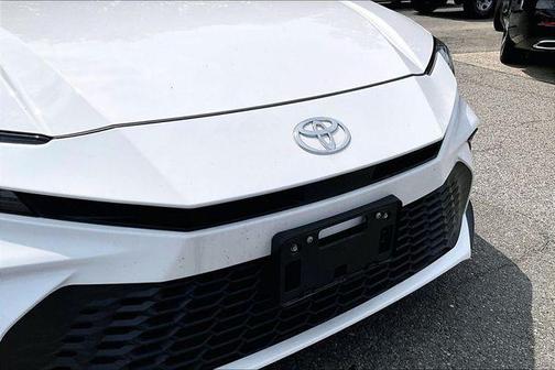 Ice Cap 2026 Toyota Camry SE