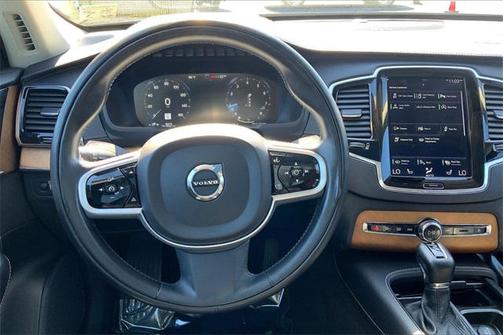 2019 Volvo XC90 T6 Inscription
