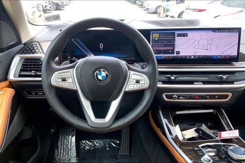 Black Sapphire Metallic 2025 BMW X7 xDrive40i