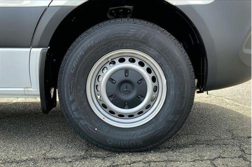 2025 Mercedes-Benz Sprinter 2500 Standard Roof