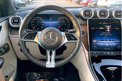 2025 Mercedes-Benz GLC 300 4MATIC