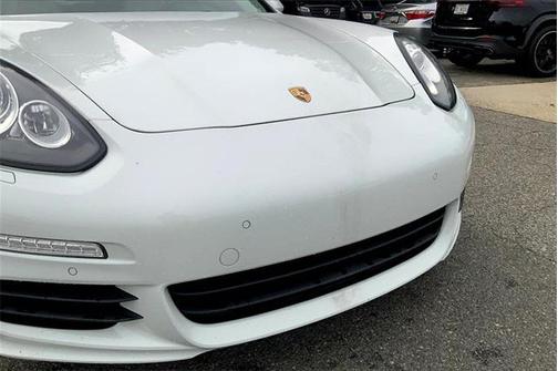 2016 Porsche Panamera Edition