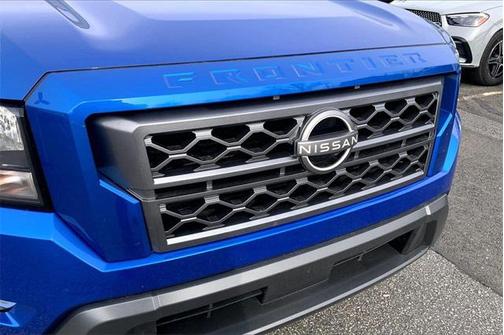 2024 Nissan Frontier SV