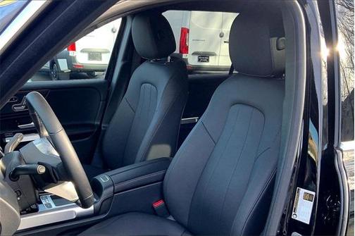 2025 Mercedes-Benz GLB 250 4MATIC