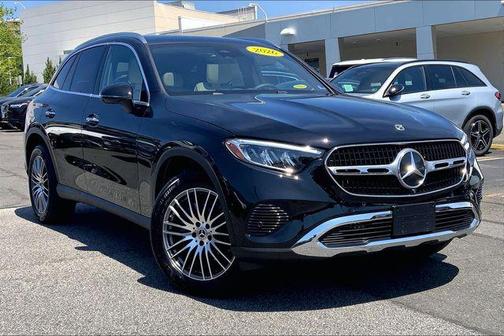 Obsidian Black Metallic 2026 Mercedes-Benz GLC 300 4MATIC