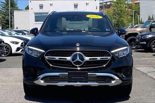 Obsidian Black Metallic 2026 Mercedes-Benz GLC 300 4MATIC