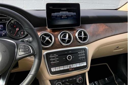 Photo 5 of 28 of 2019 Mercedes-Benz GLA 250 Base 4MATIC