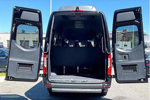 Obsidian Black 2026 Mercedes-Benz Sprinter 2500 Passenger 170 WB