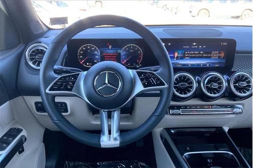 2025 Mercedes-Benz GLB 250 4MATIC