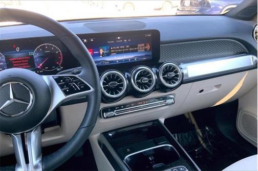 2025 Mercedes-Benz GLB 250 4MATIC