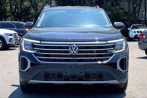 Deep Black Pearl 2024 Volkswagen Atlas 2.0T SE w/Technology 4MOTION